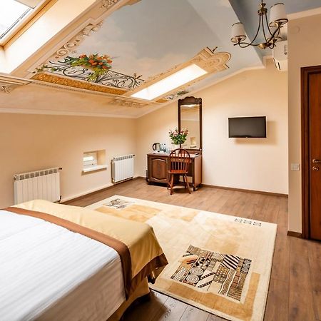 Гостевой Дом  Inn Львов Экстерьер фото