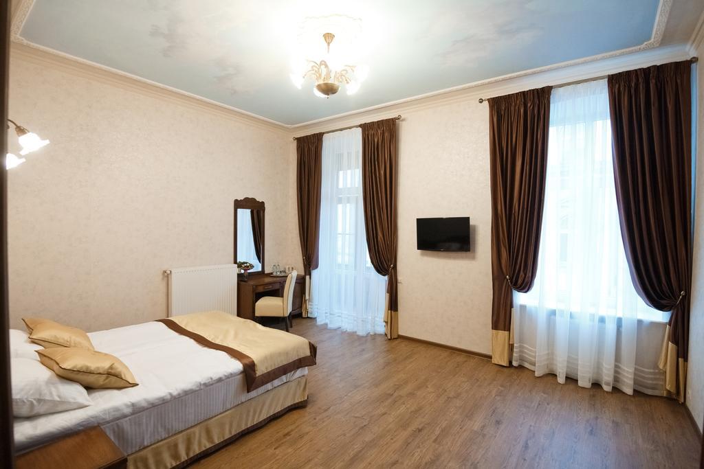 Гостевой Дом  Inn Львов Экстерьер фото